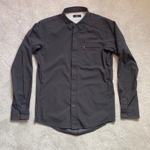 Men’s button down long sleeve wind shirt. Styled for bike riding